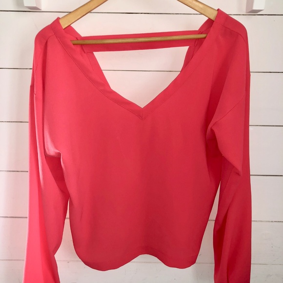 Deep V Coral Blouse 👚 - Picture 3 of 3
